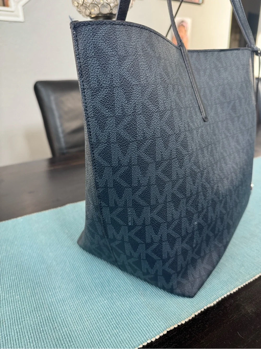 Michael Kors Hayley Large Signature Tote